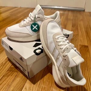 Womens Adidas RUN 70s- Off White / Cloud White / Wonder White